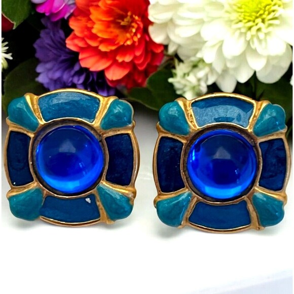 Vintage Earrings Gold Tone Black Enamel Gripoix Design Clip On  5F - Picture 1 of 3